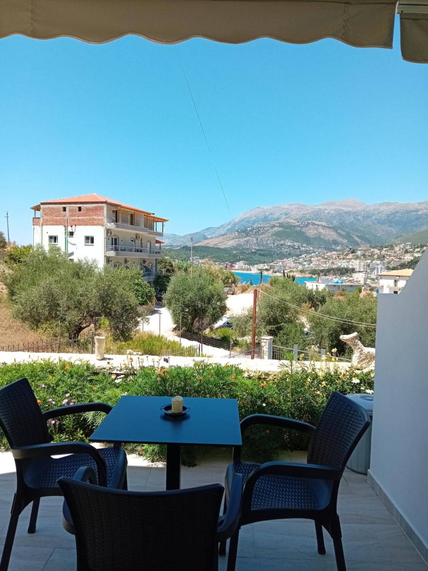 Artur Apartments Himare Exterior photo