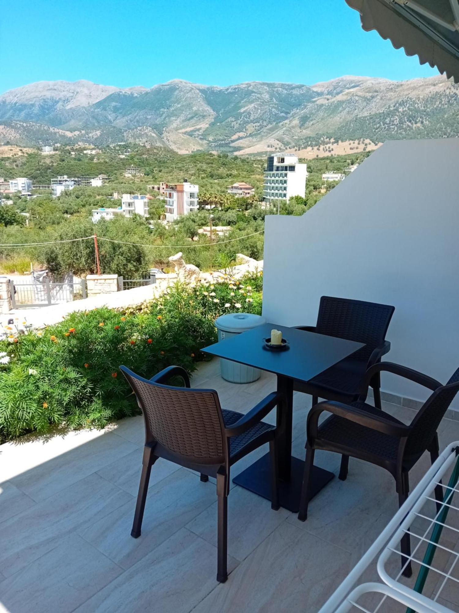 Artur Apartments Himare Exterior photo