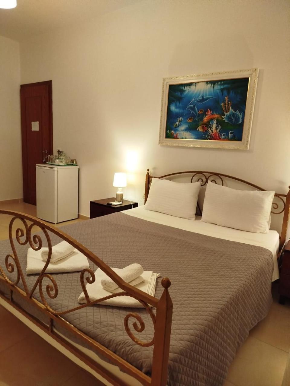 Artur Apartments Himare Exterior photo